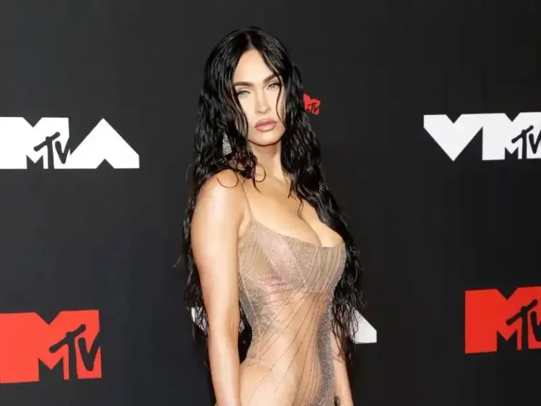 Aufschlussreiches Video von Megan Fox nackt in der Wanne